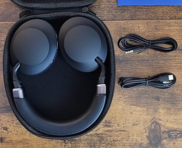 Wireless Noise Reduction Stereo Earphones (1)
